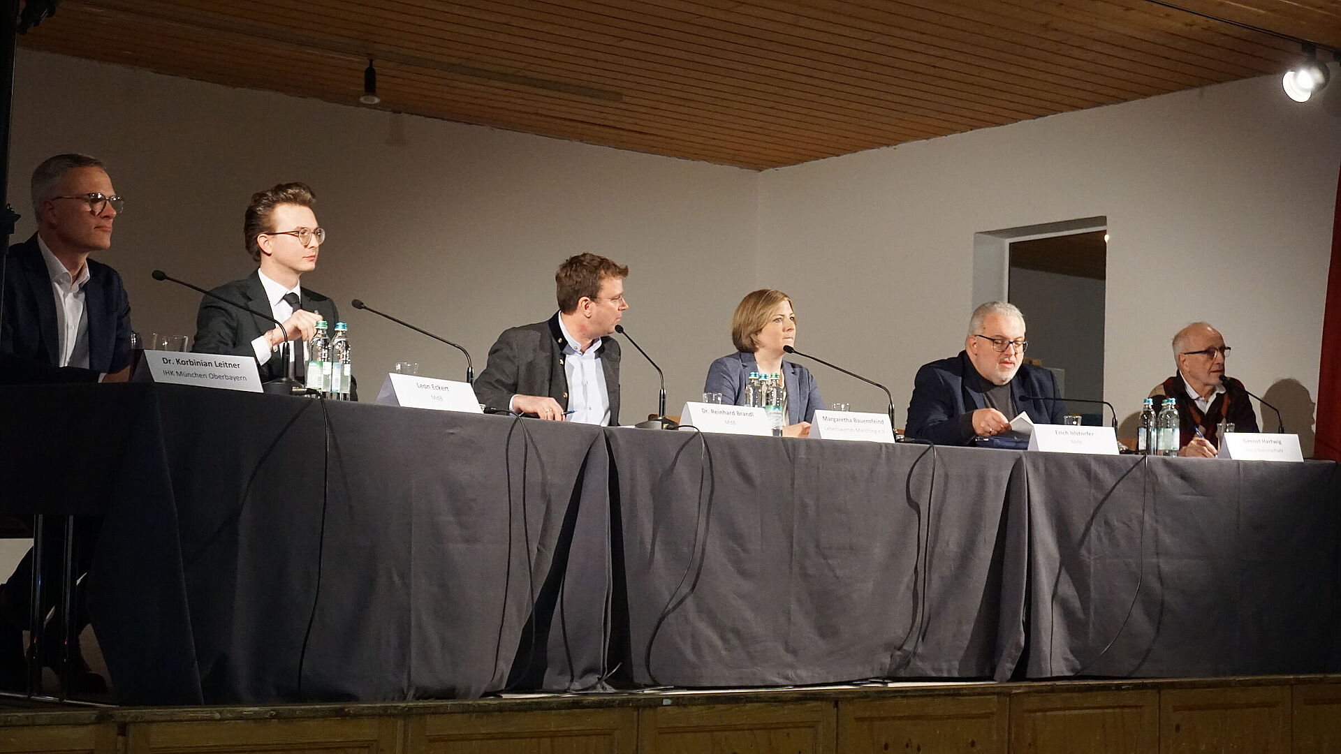 Podiumsdiskussion: Ausbau Der B16 - Braucht's Das - BUND Naturschutz In ...